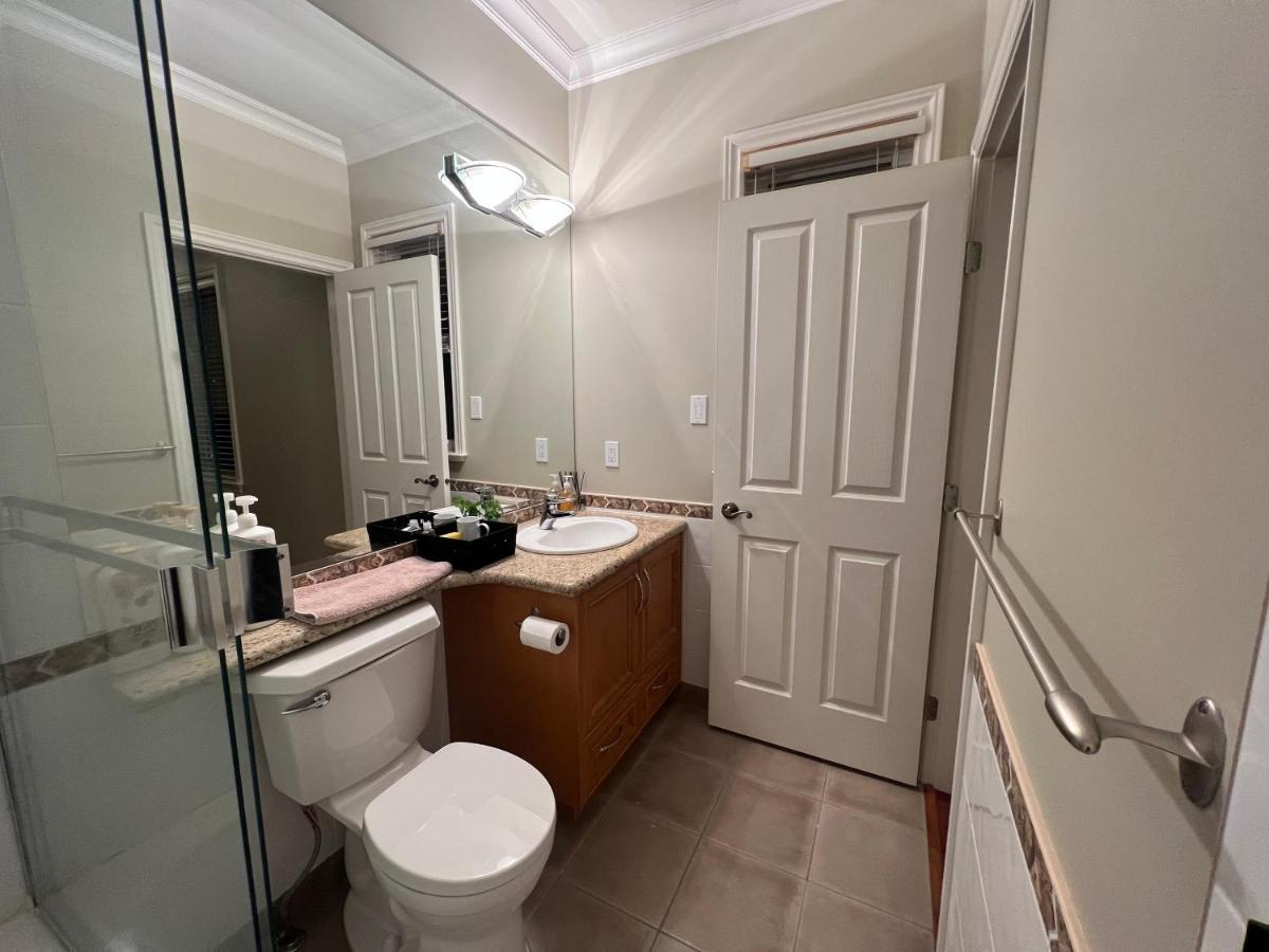 Lucky Room, A Comfortable Bedroom With Private Bathroom Close To Yvr ريتشموند، كولومبيا البريطانية المظهر الخارجي الصورة